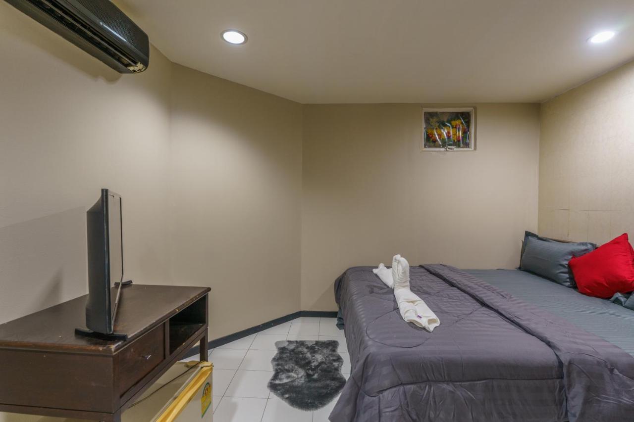 Cheqinn Bed Sukhumvit 4 Nana Plaza 방콕 외부 사진