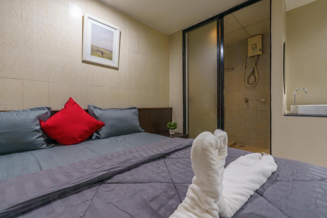 Cheqinn Bed Sukhumvit 4 Nana Plaza 방콕 외부 사진