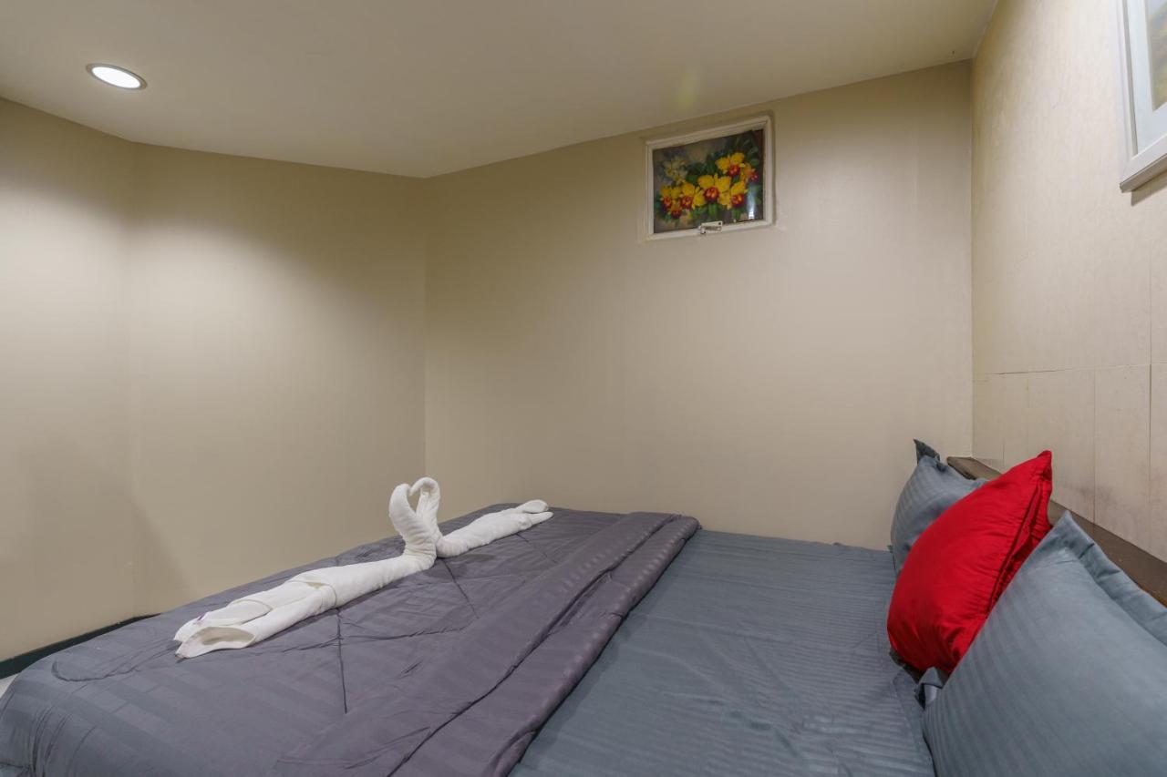 Cheqinn Bed Sukhumvit 4 Nana Plaza 방콕 외부 사진