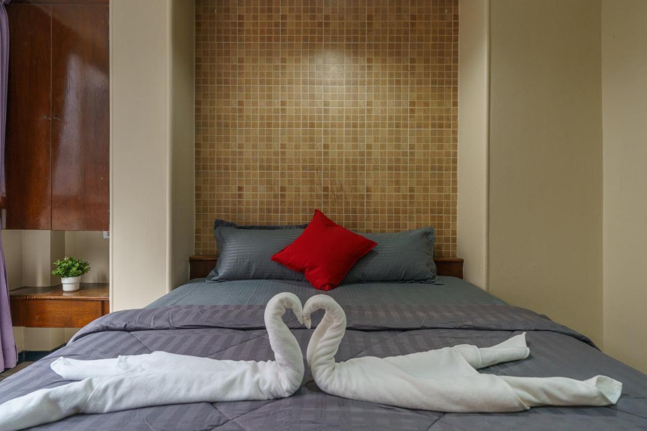 Cheqinn Bed Sukhumvit 4 Nana Plaza 방콕 외부 사진