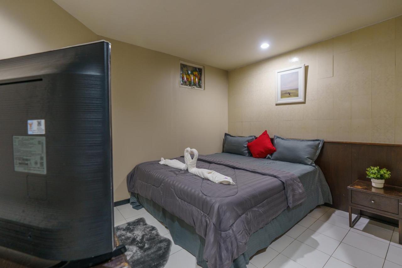 Cheqinn Bed Sukhumvit 4 Nana Plaza 방콕 외부 사진