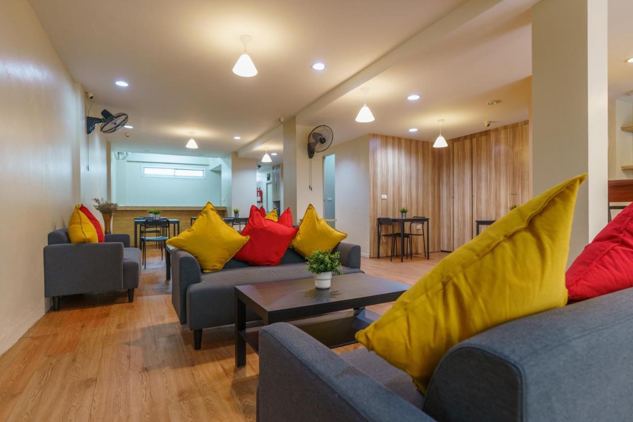 Cheqinn Bed Sukhumvit 4 Nana Plaza 방콕 외부 사진