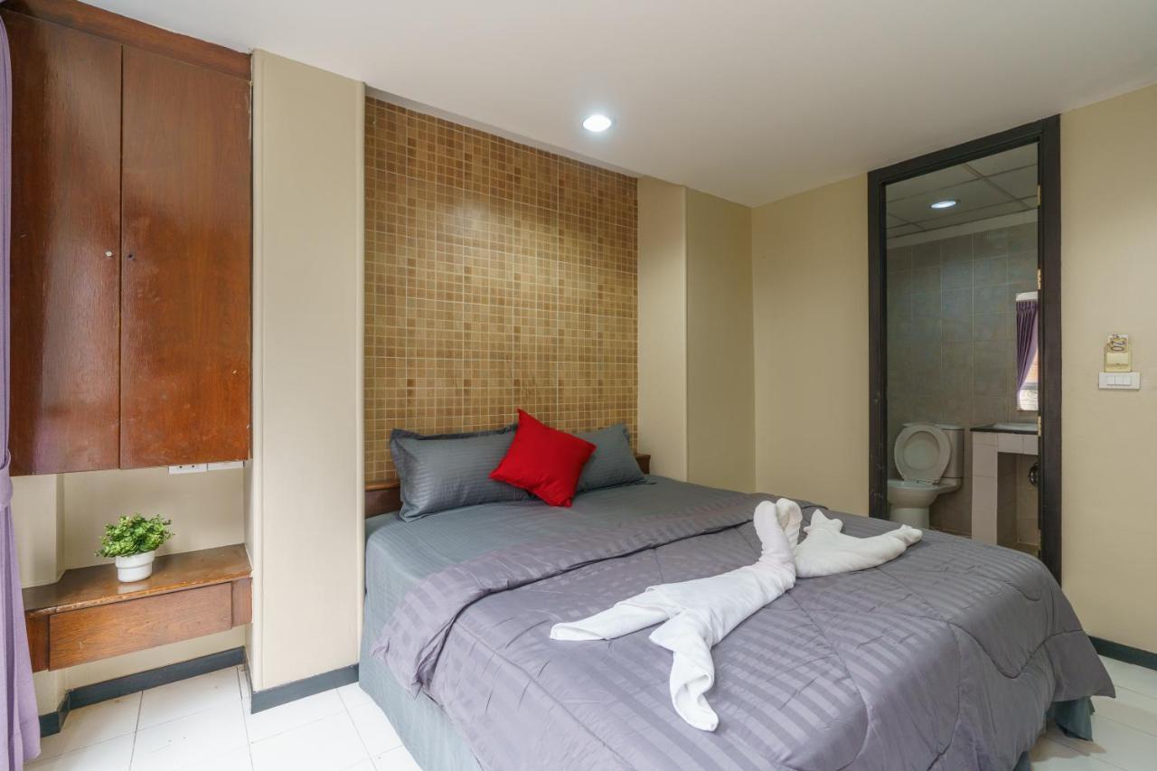 Cheqinn Bed Sukhumvit 4 Nana Plaza 방콕 외부 사진