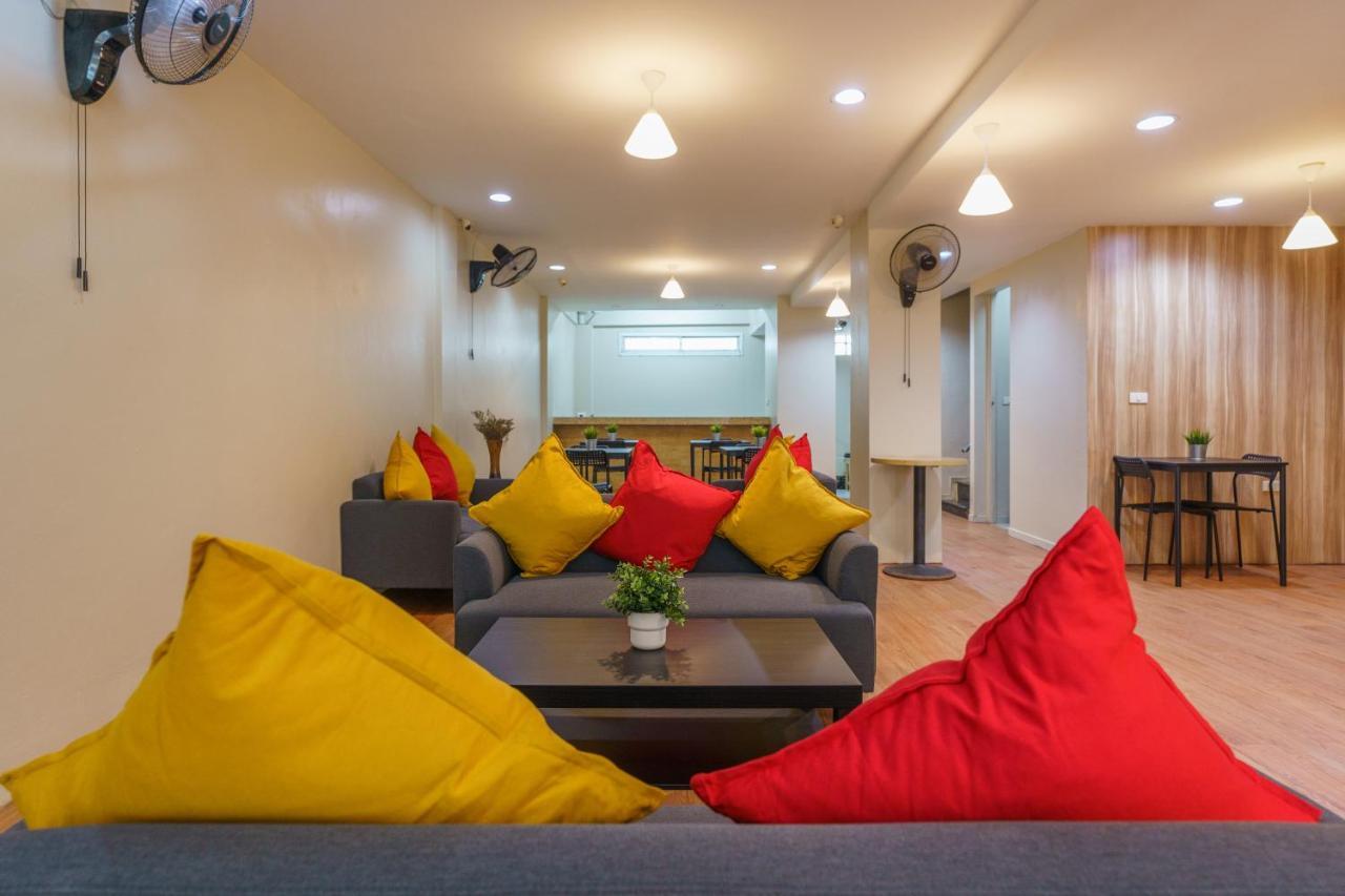 Cheqinn Bed Sukhumvit 4 Nana Plaza 방콕 외부 사진