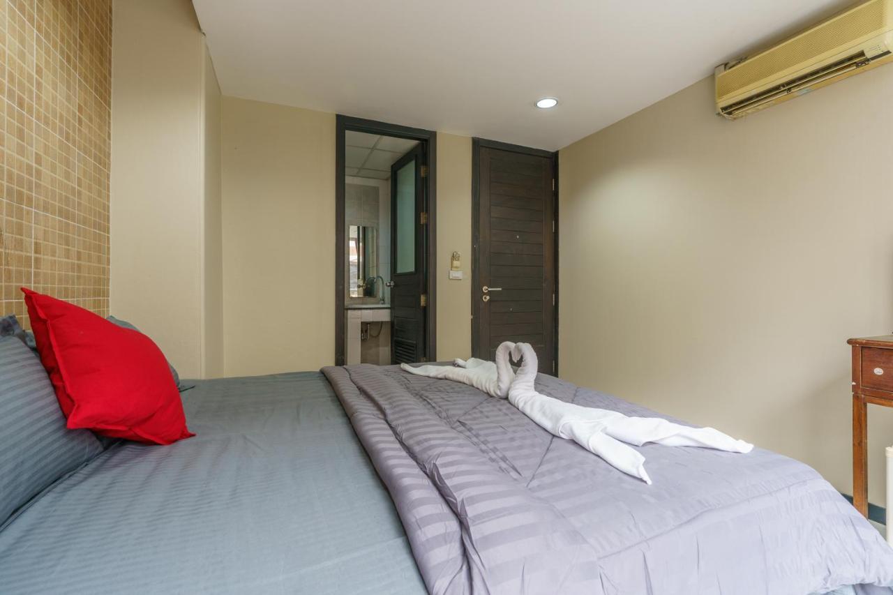 Cheqinn Bed Sukhumvit 4 Nana Plaza 방콕 외부 사진