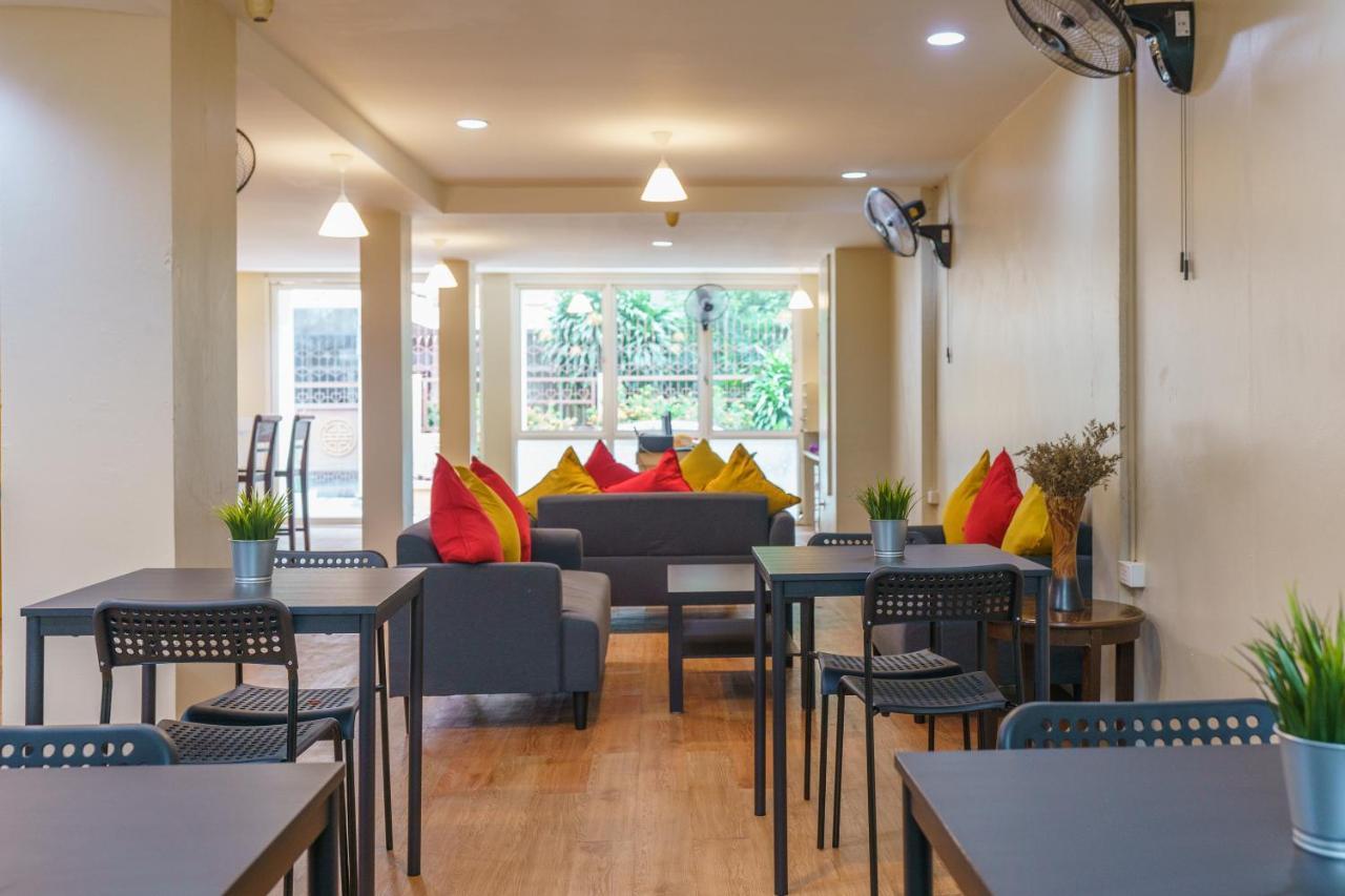 Cheqinn Bed Sukhumvit 4 Nana Plaza 방콕 외부 사진